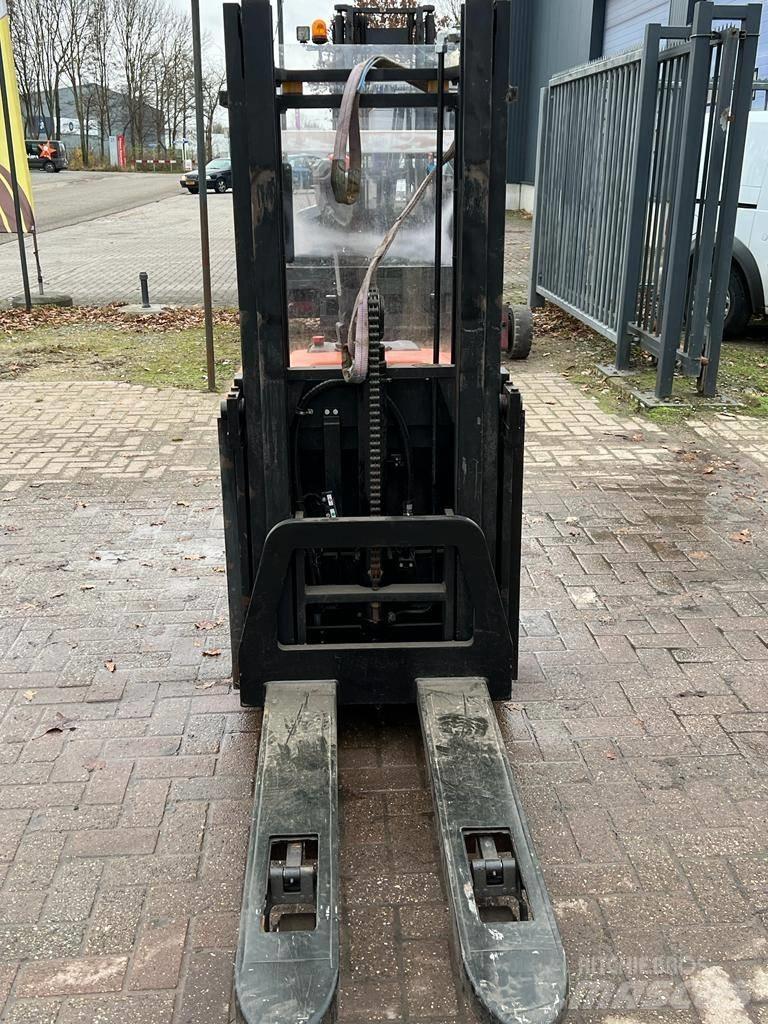 BT SPE 125 Ručně vedené vysokozdvižné vozíky