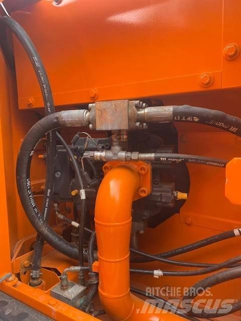 Doosan DX 180 LC Pásová rýpadla