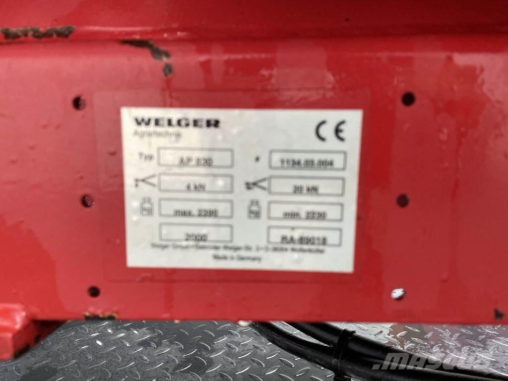 Welger AP 830 Lis na hranaté balíky