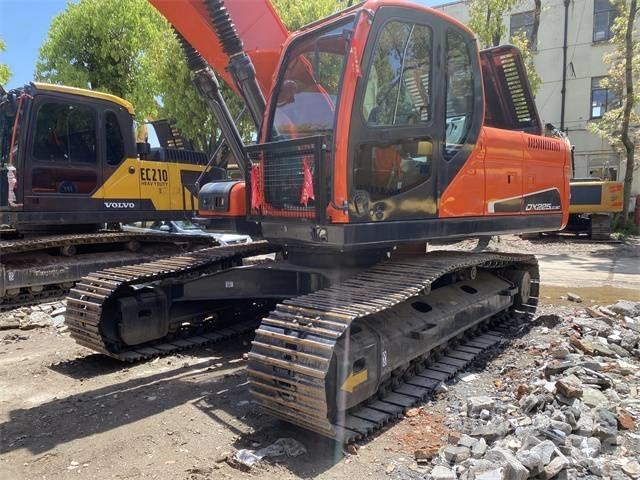 Doosan DX 225 LC Pásová rýpadla