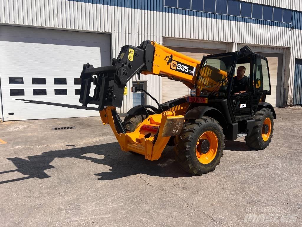 JCB 535-125 Teleskopické manipulátory