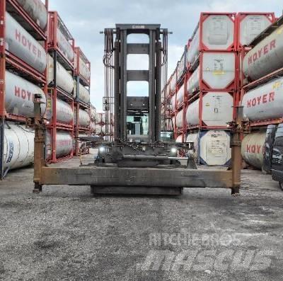 Kalmar DCG1700-12, Kontejnerové manipulátory