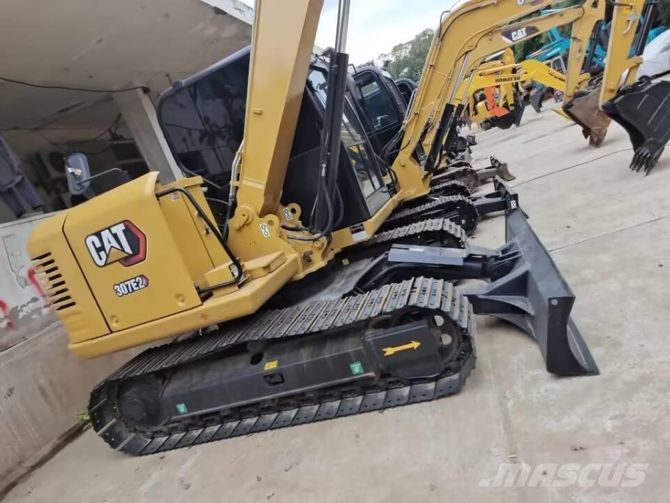 CAT 307 E Midi rýpadla 7t - 12t