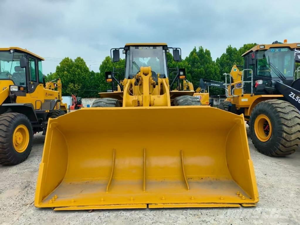 CAT 966 H Kolové nakladače