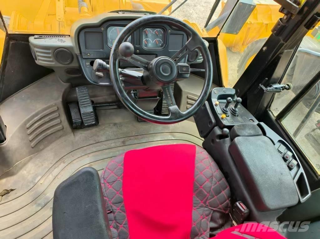 CAT 966 H Kolové nakladače
