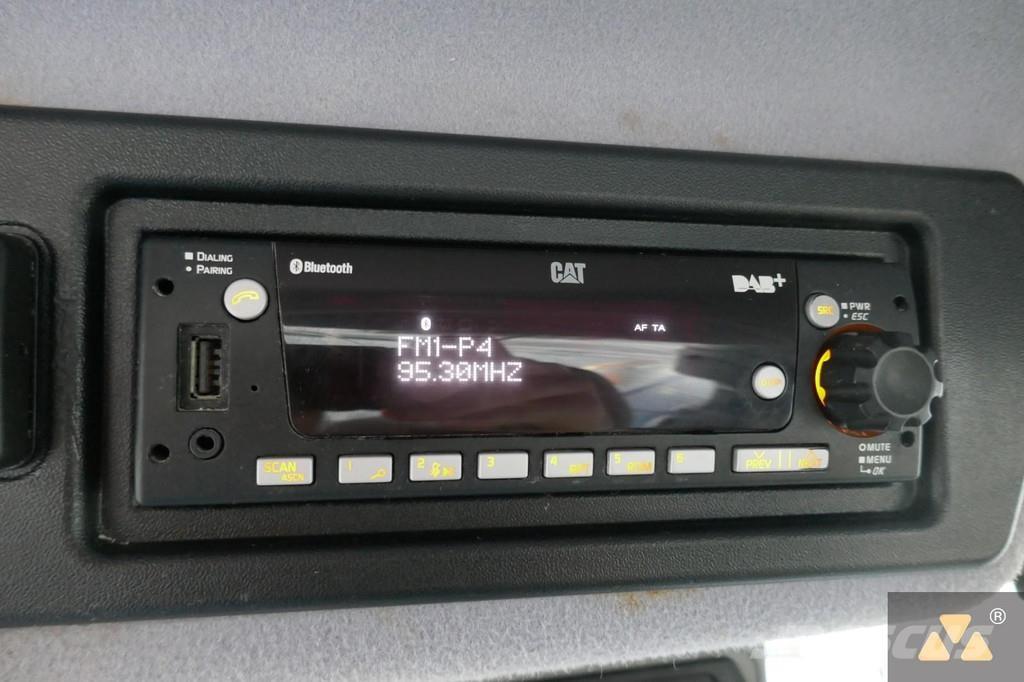 CAT 972M Kolové nakladače