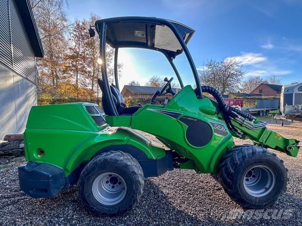 Avant 745 Víceúčelové nakladače