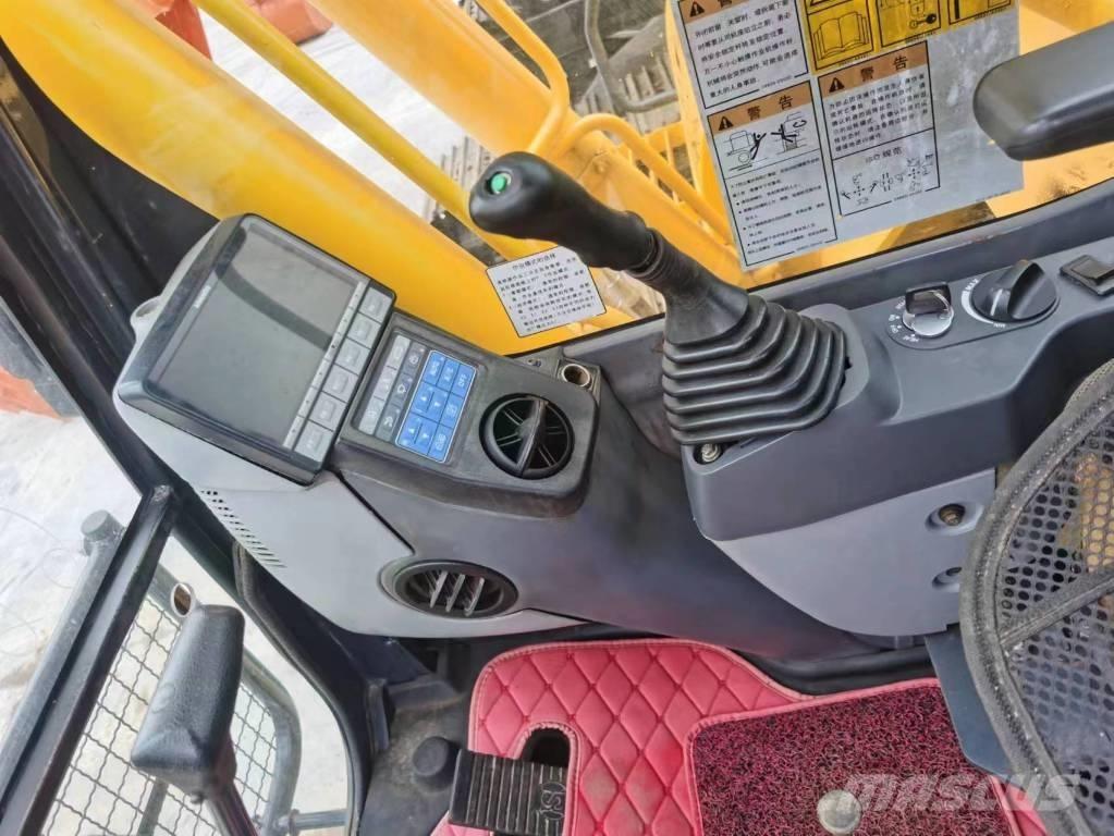 Komatsu PC 200-8 Pásová rýpadla