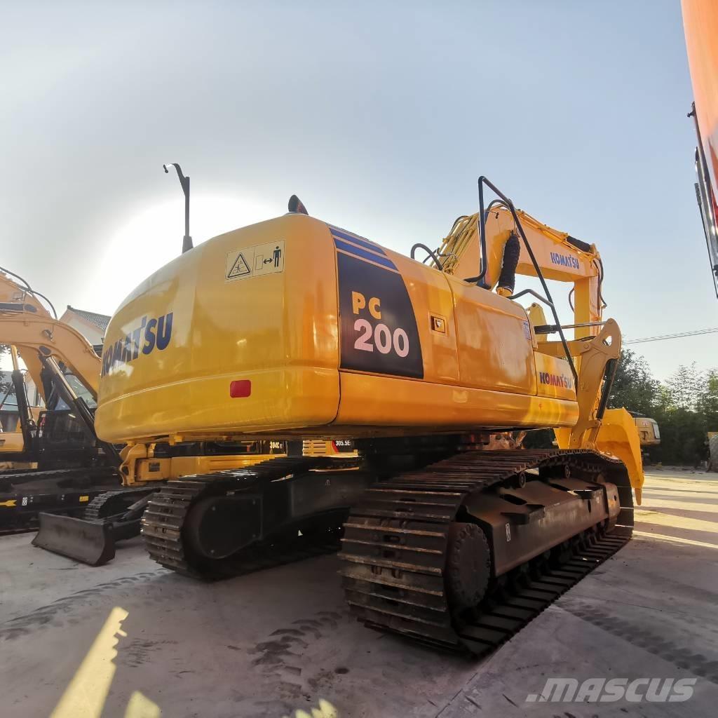 Komatsu PC 200-8 Pásová rýpadla