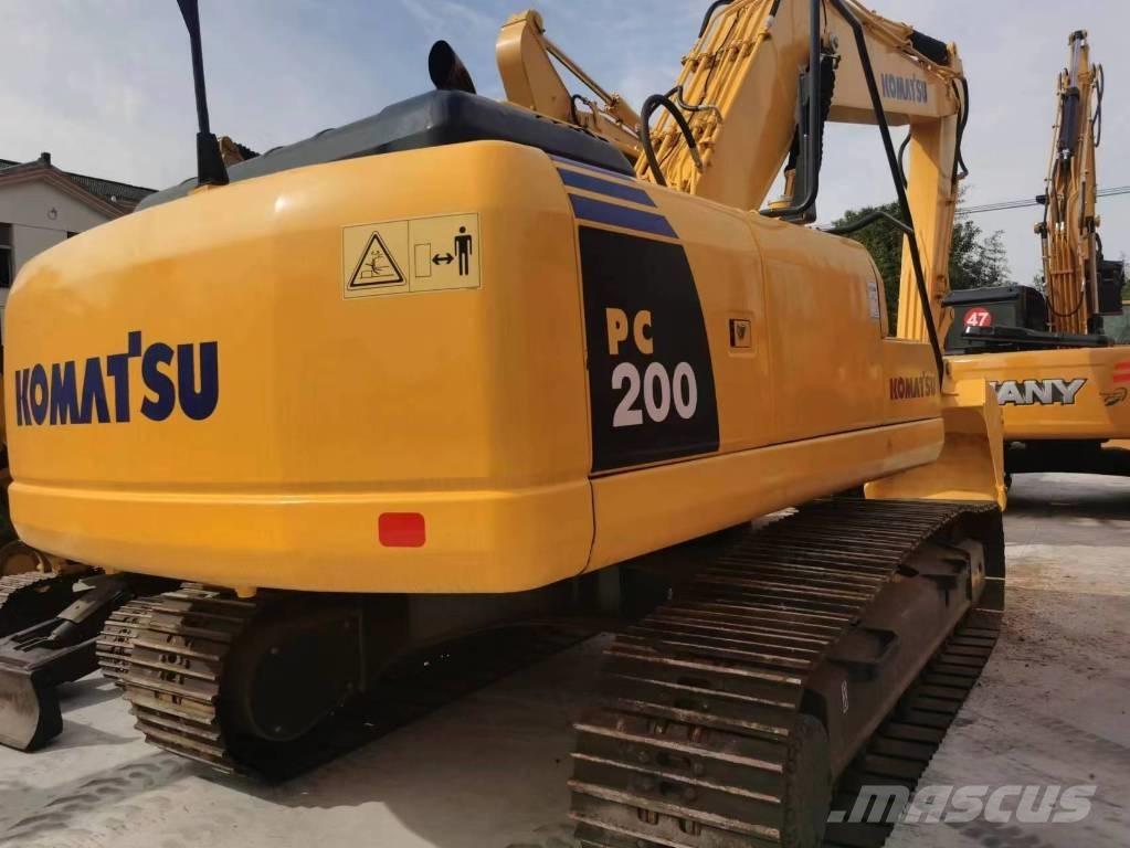 Komatsu PC 200-8 Pásová rýpadla