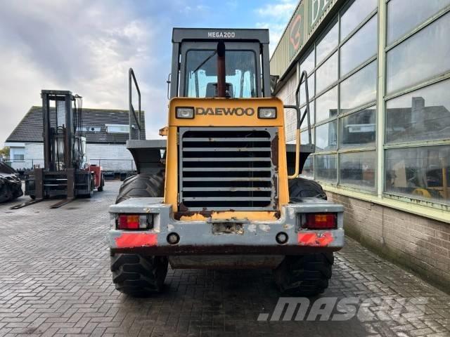 Daewoo MC 200 Kolové nakladače