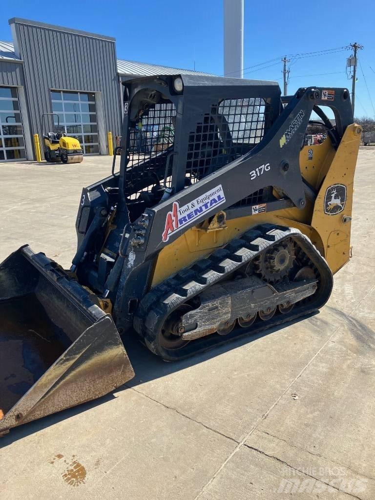 DEERE 317 G Smykem řízené nakladače