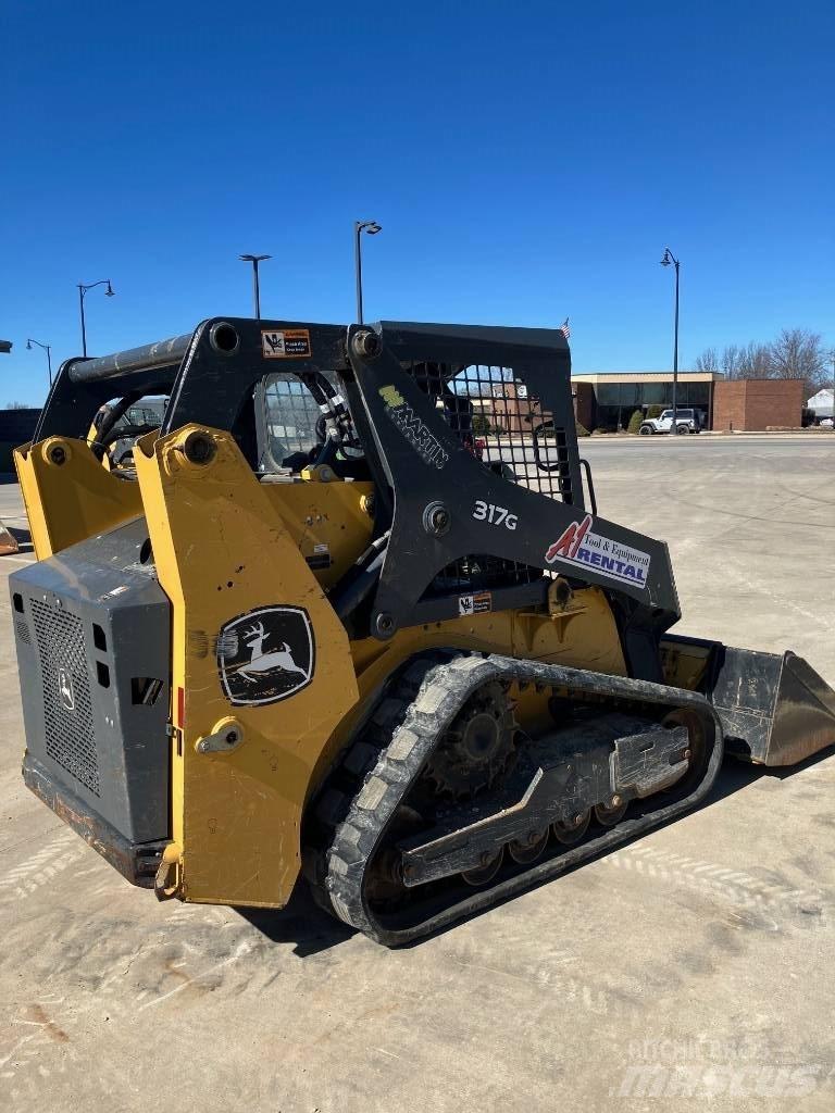 DEERE 317 G Smykem řízené nakladače