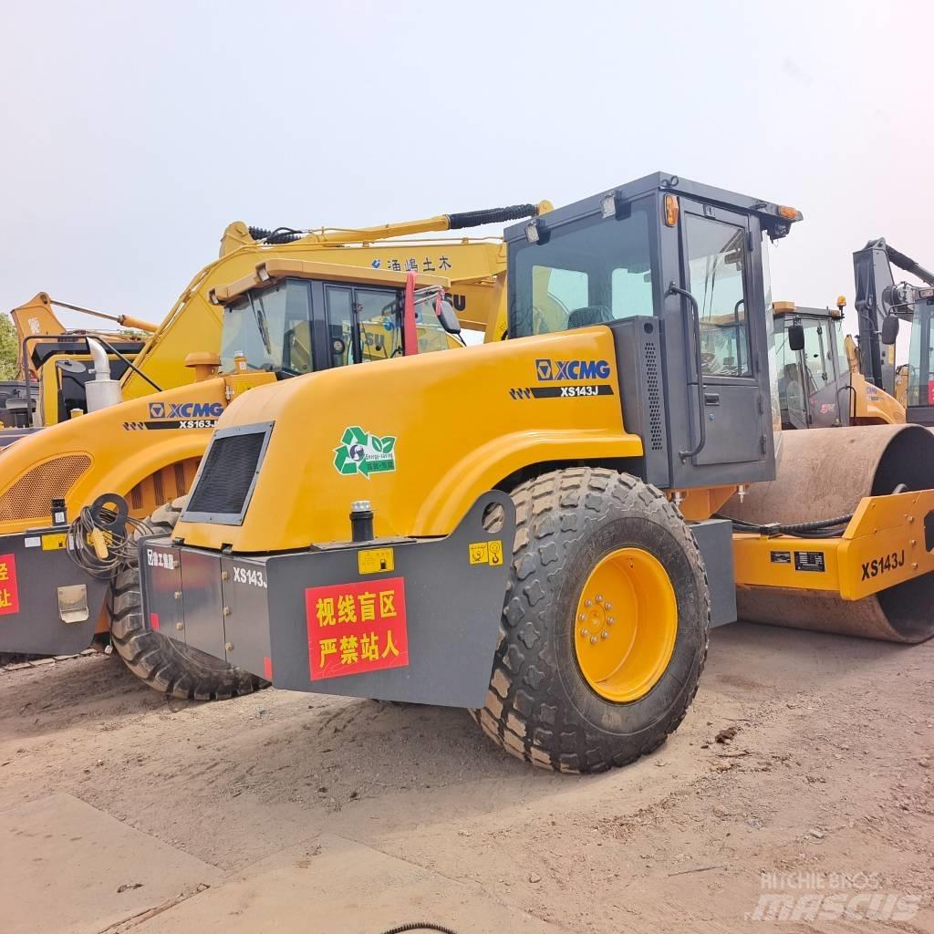 XCMG XS 142 J Tandemové válce