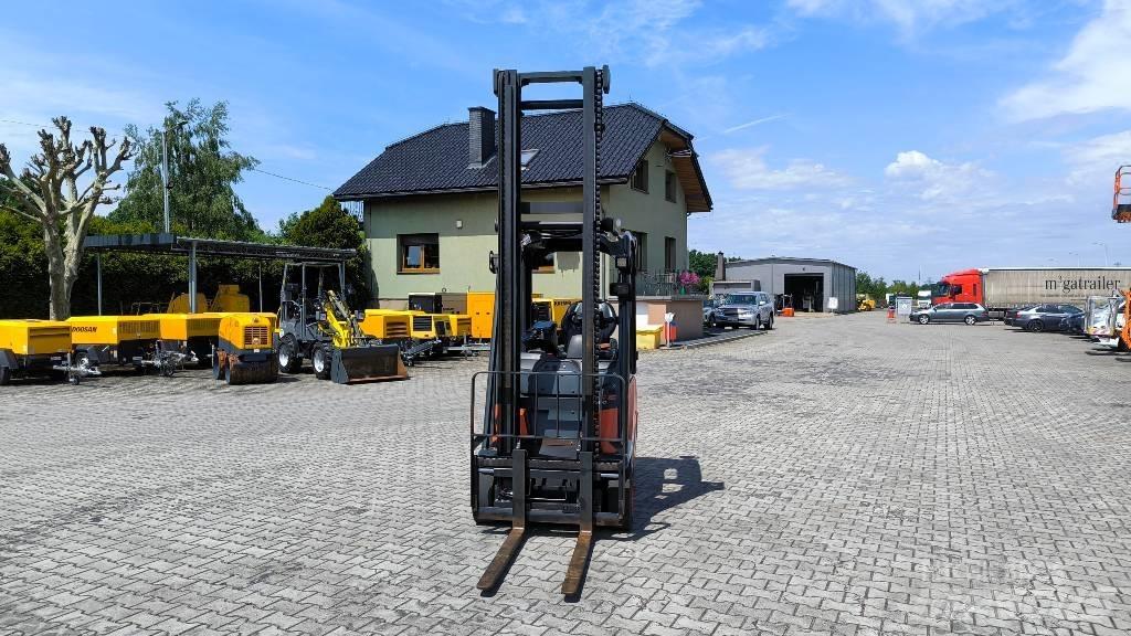 Linde E16-02 Akumulátorové vozíky