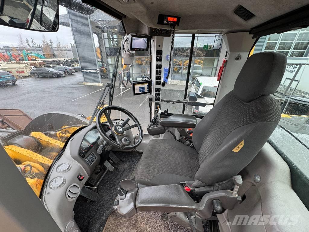 Volvo L 250 H Kolové nakladače