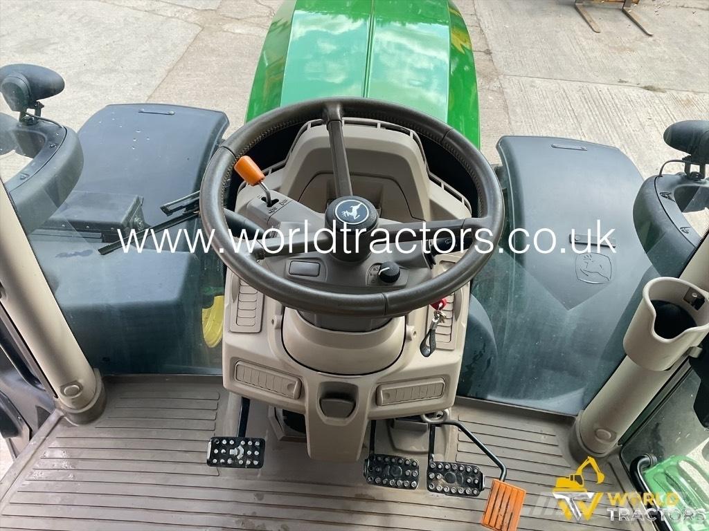 John Deere 6215 R Traktory