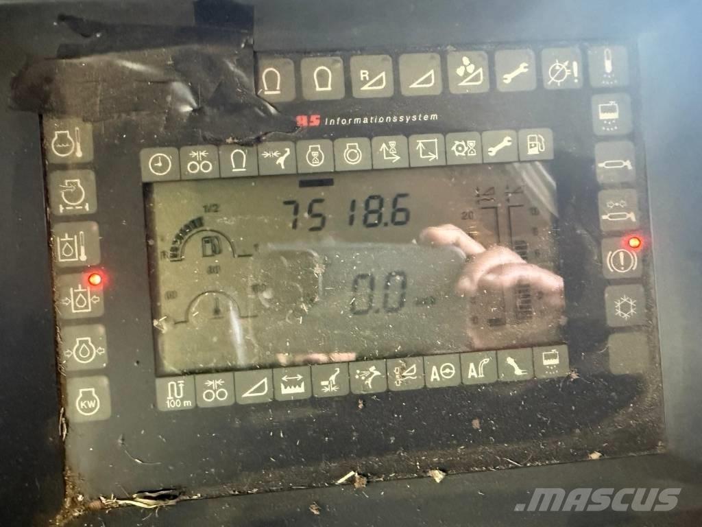 CLAAS Jaguar 900 Samojízdné sekačky