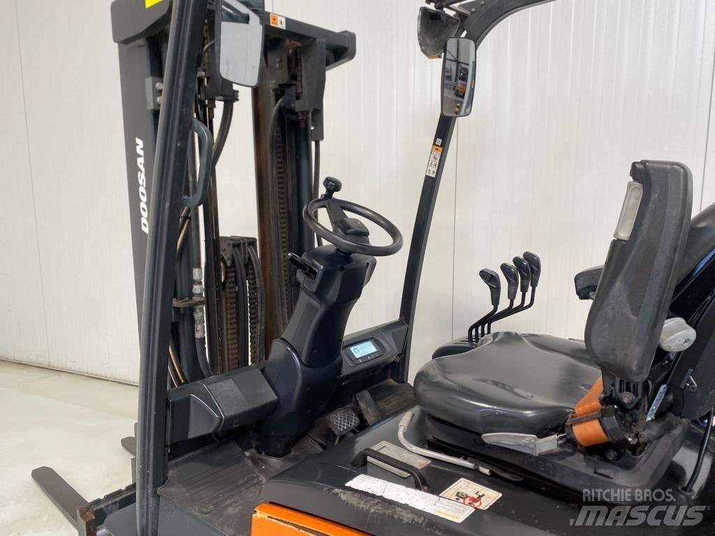 Doosan B25X-7 Akumulátorové vozíky