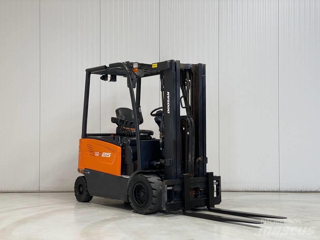 Doosan B25X-7 Akumulátorové vozíky