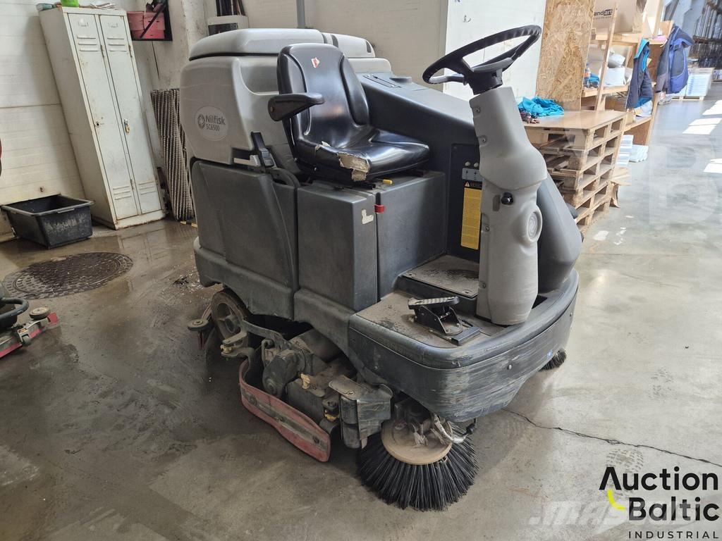 Nilfisk SC6500 Zametací stroje