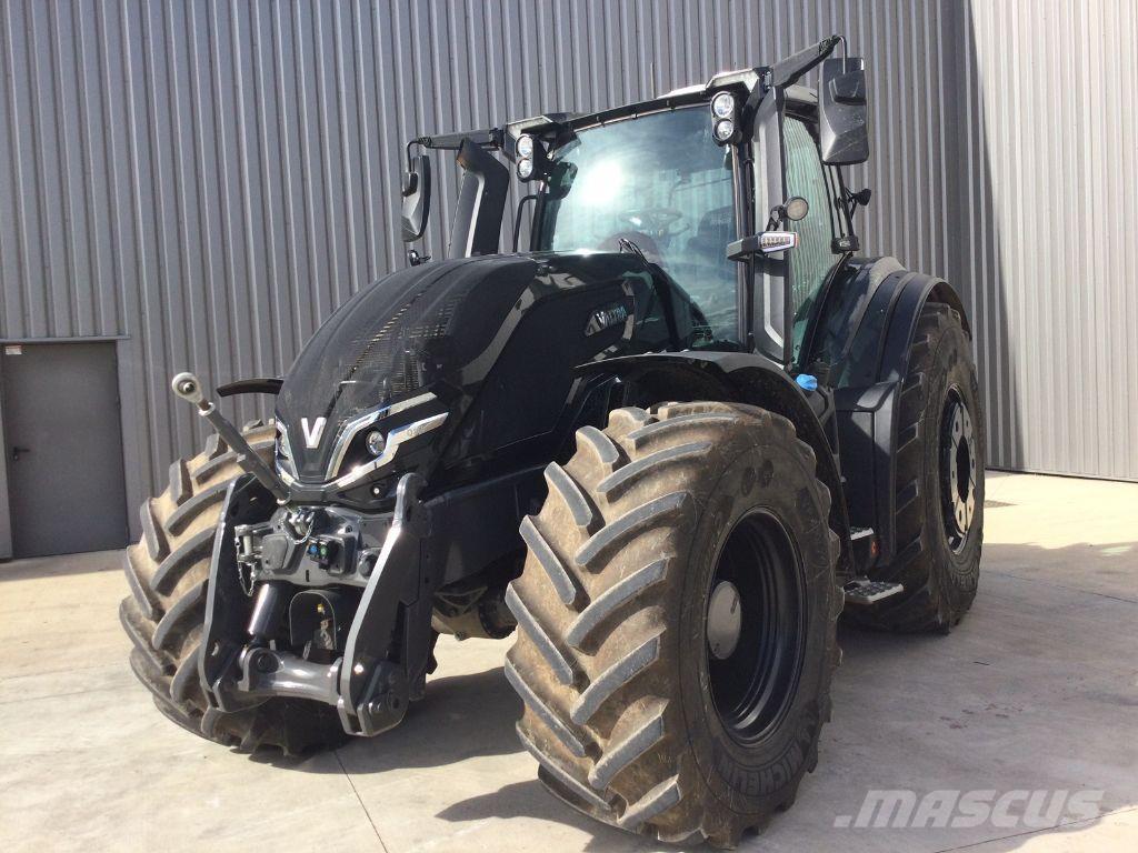 Valtra Q265 Traktory