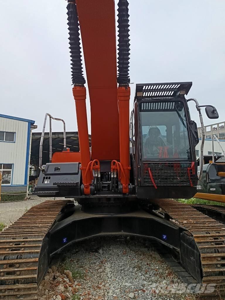 Hitachi ZX 350 H Pásová rýpadla