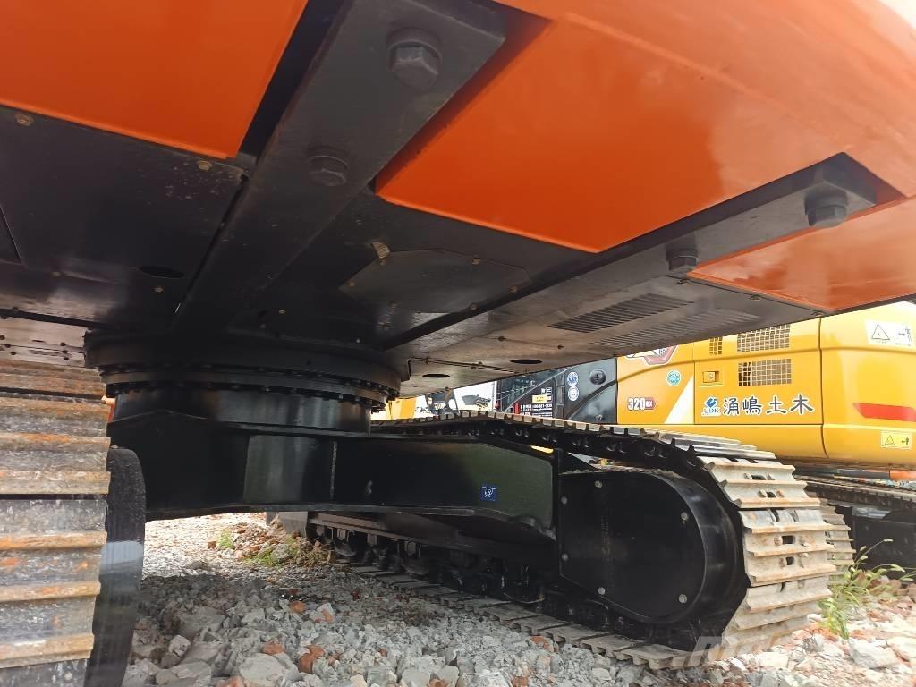 Hitachi ZX 350 H Pásová rýpadla