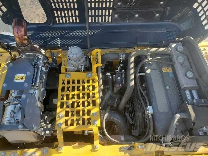 Komatsu PC 200 Pásová rýpadla