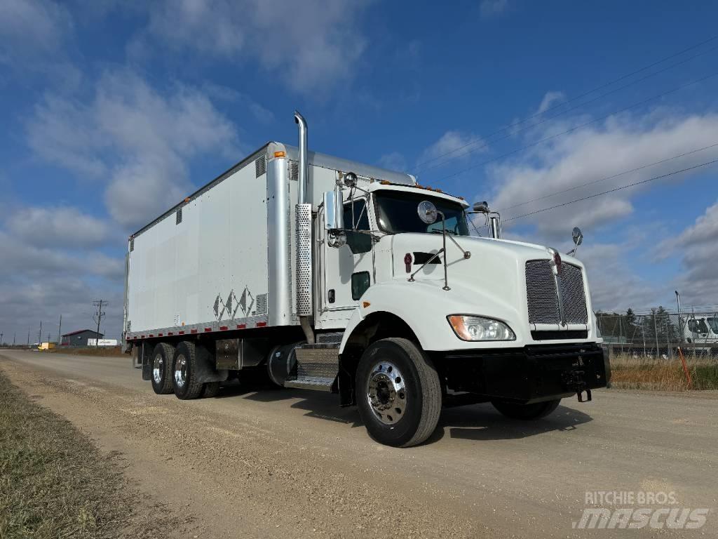 Kenworth T 440 Skříňová nástavba