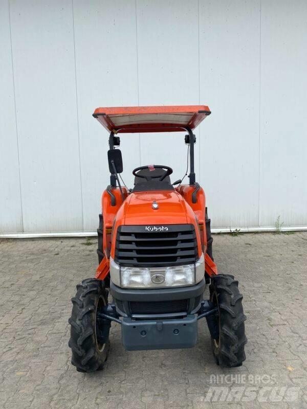 Kubota KL23 Kompaktní traktory