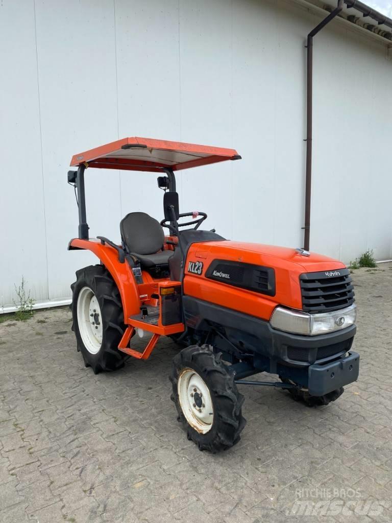 Kubota KL23 Kompaktní traktory