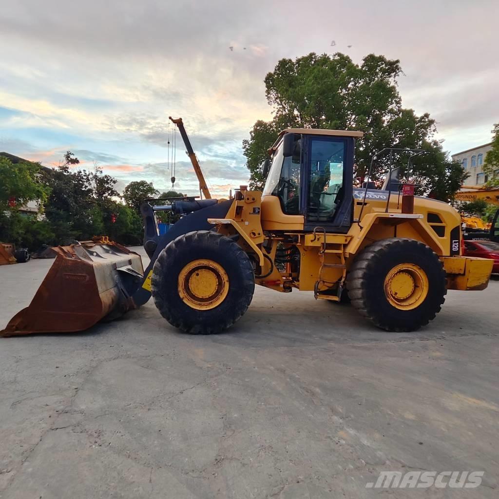 Volvo L 120 Kolové nakladače