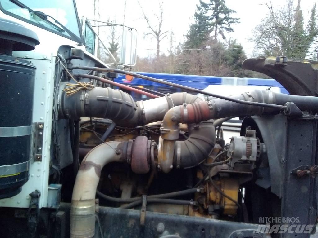 Peterbilt 377 Tahače
