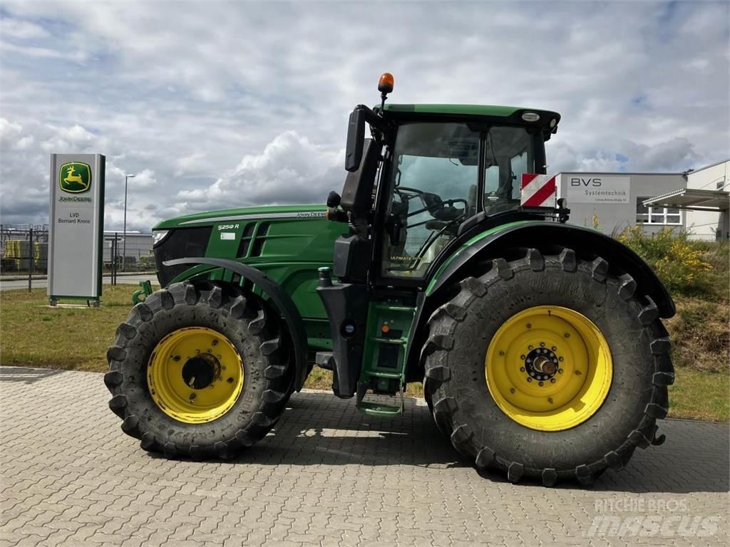John Deere 6250R Traktory