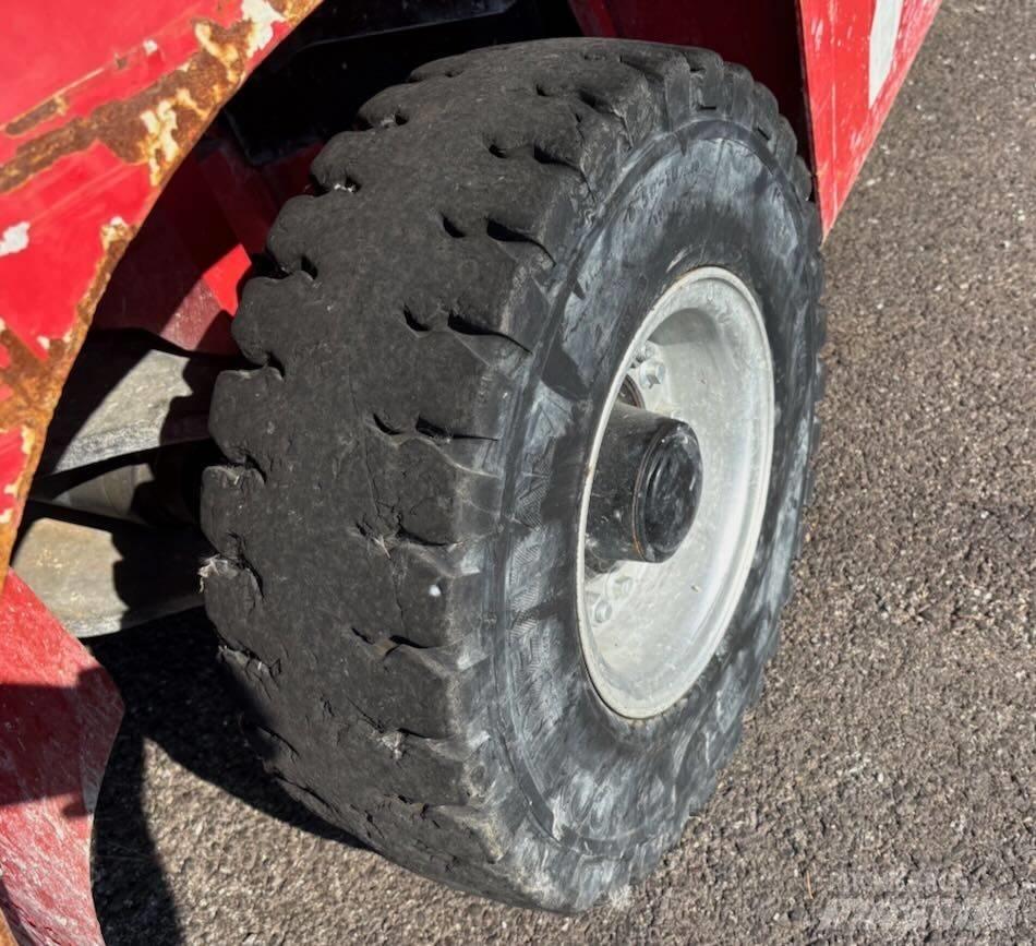 Manitou MI 35 D Dieselové vozíky