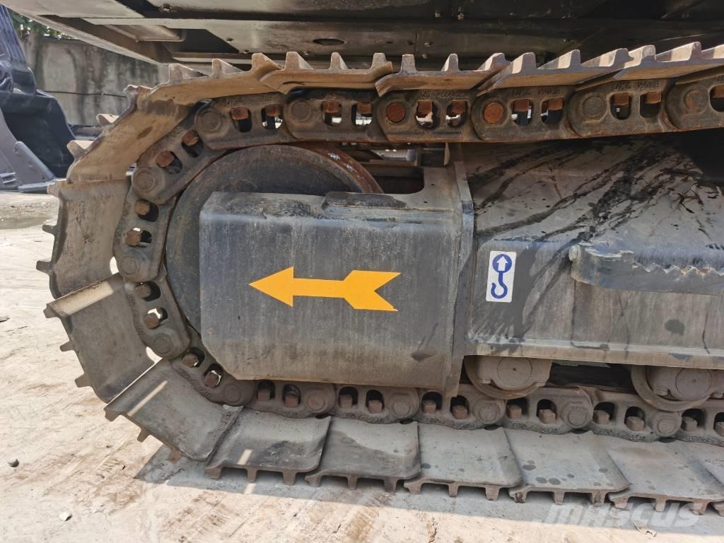 Volvo EC 220 Pásová rýpadla