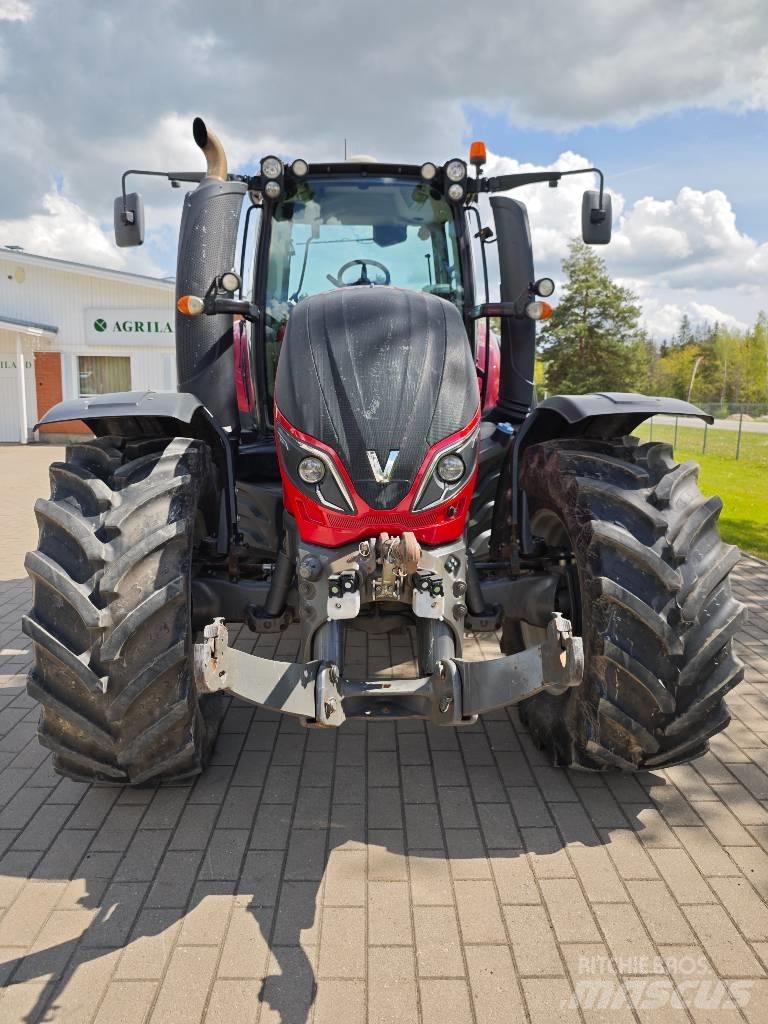 Valtra T 214 D Traktory