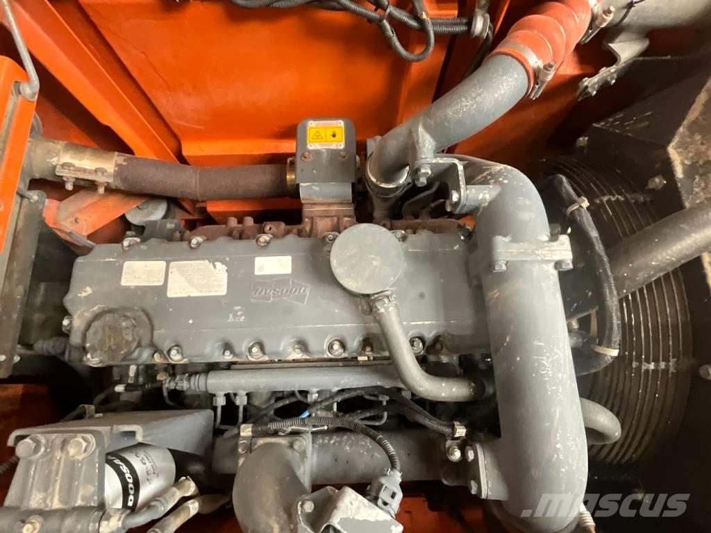 Doosan DX 235 LCR Pásová rýpadla