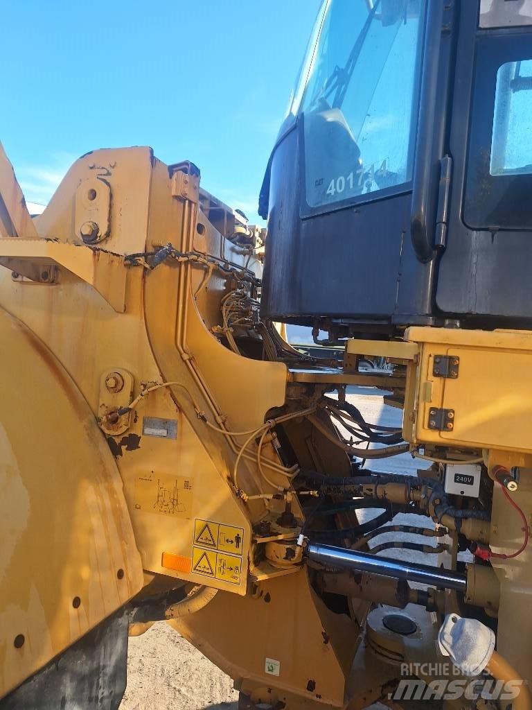 CAT 966 MXE Kolové nakladače