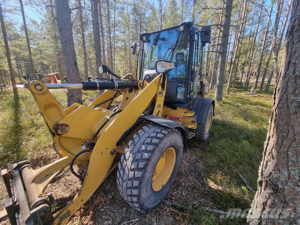 CAT 908M -2015 Kolové nakladače