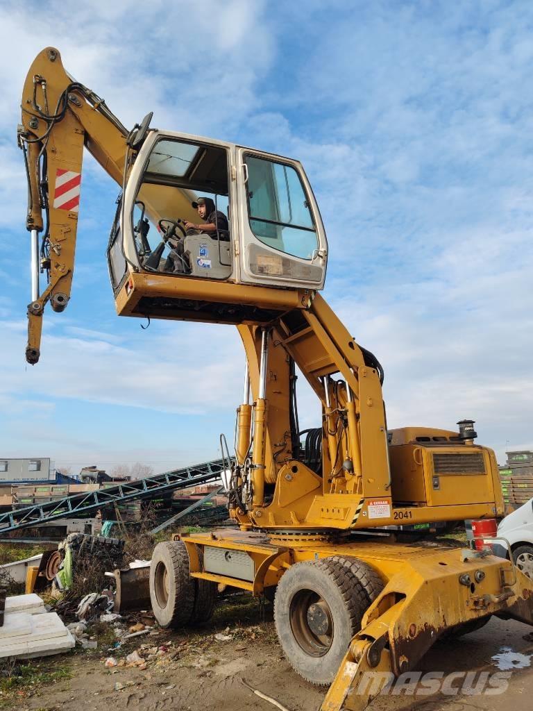 Liebherr 904C Stroje pro manipulaci s odpadem
