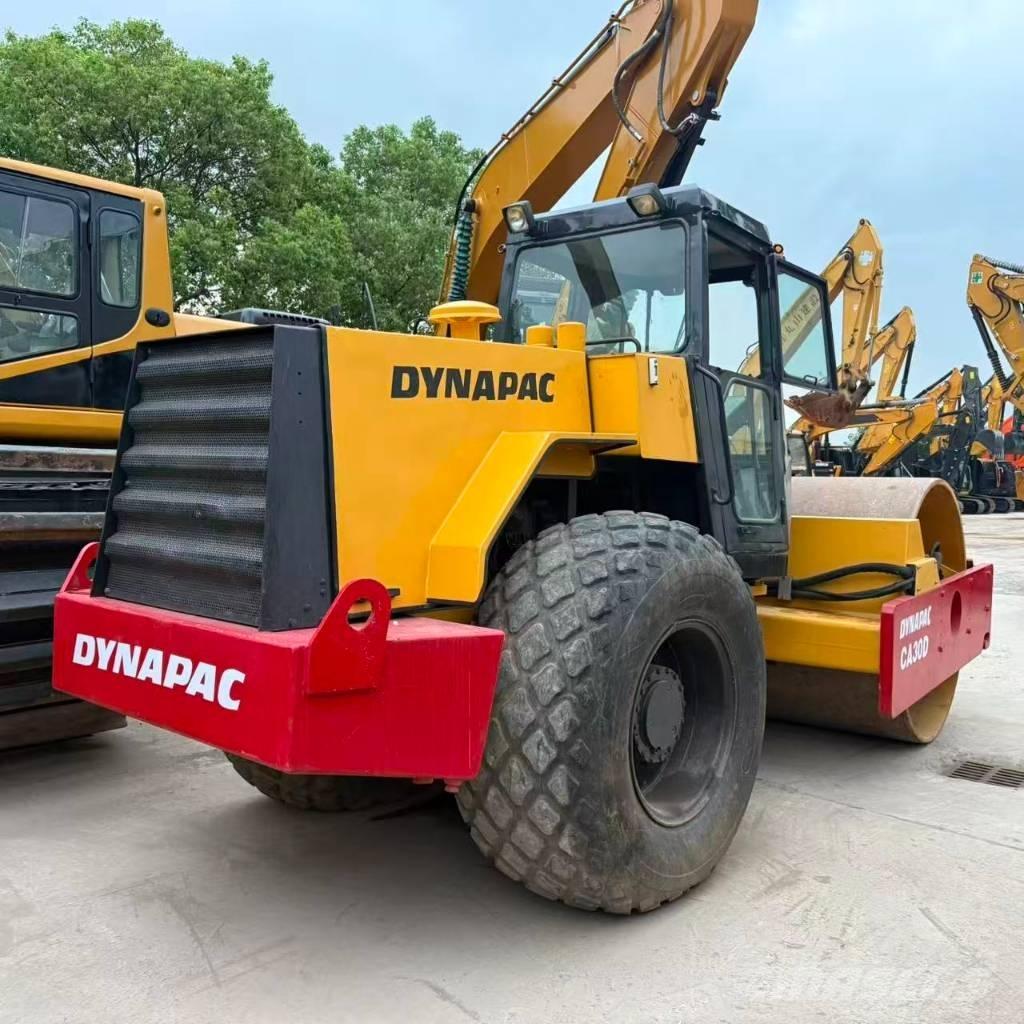 Dynapac CA 30 D Tahačové válce