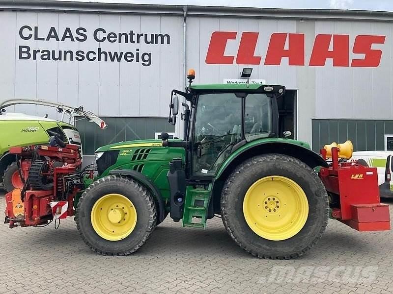 John Deere 6110R Traktory