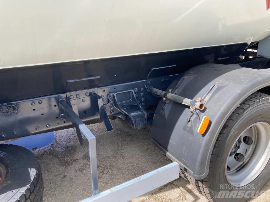 Iveco 135E25 Cisternové vozy