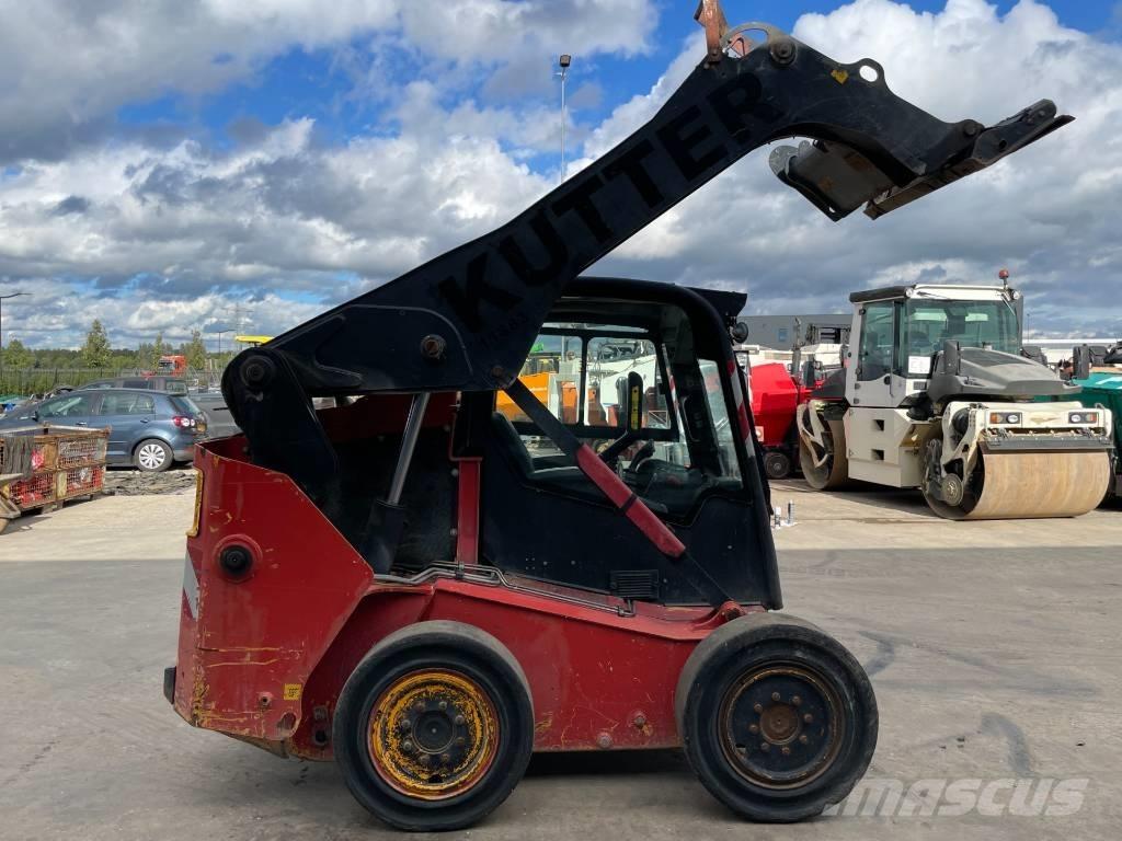 JCB R260 Smykem řízené nakladače