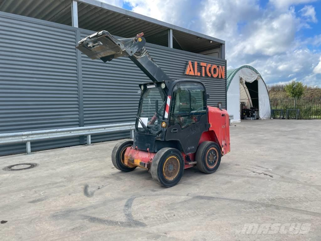 JCB R260 Smykem řízené nakladače