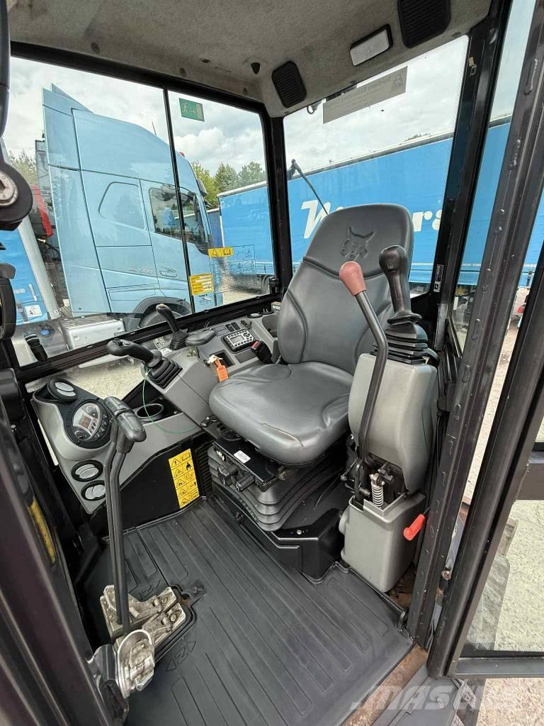 Bobcat E 27z Mini rýpadla < 7t