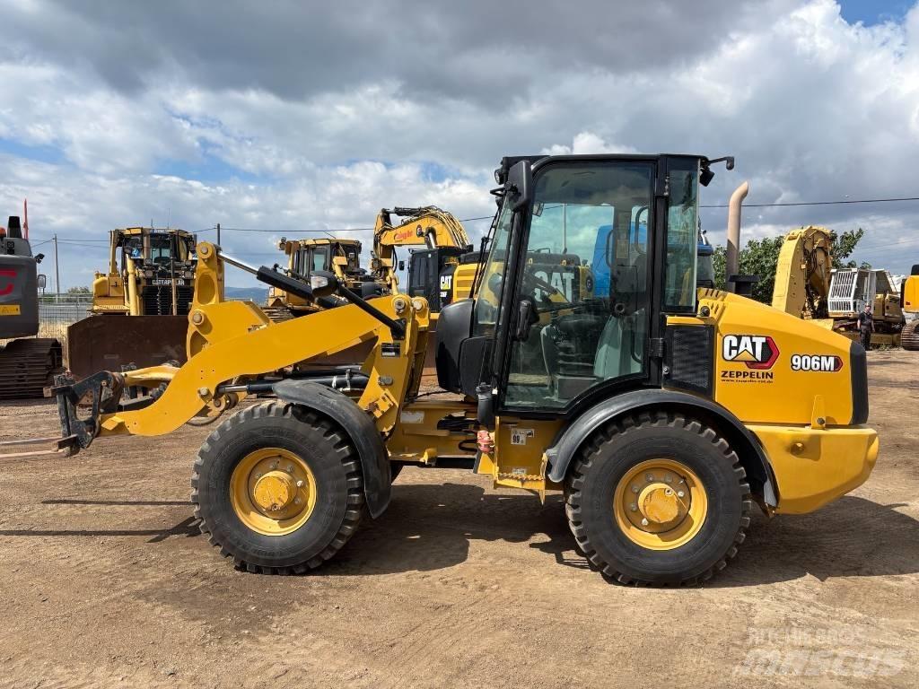 CAT 906 M Kolové nakladače