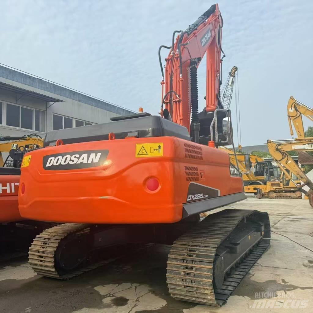 Doosan DX225LC-9C Midi rýpadla 7t - 12t